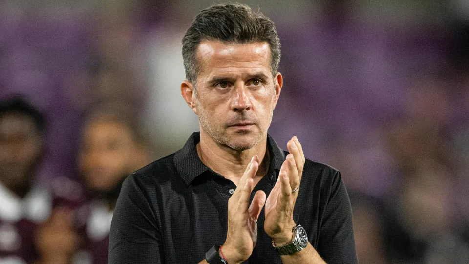 Benfica e Estoril Praia: Onzes Iniciais para o Jogo de Hoje