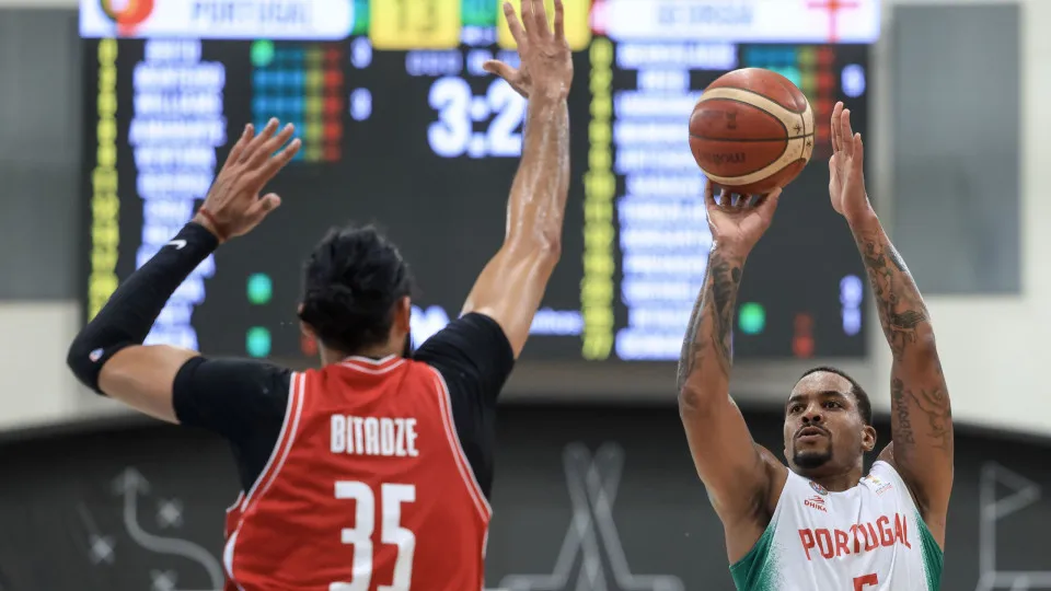 Portugal perde em casa com a Geórgia e complica apuramento para o Mundial