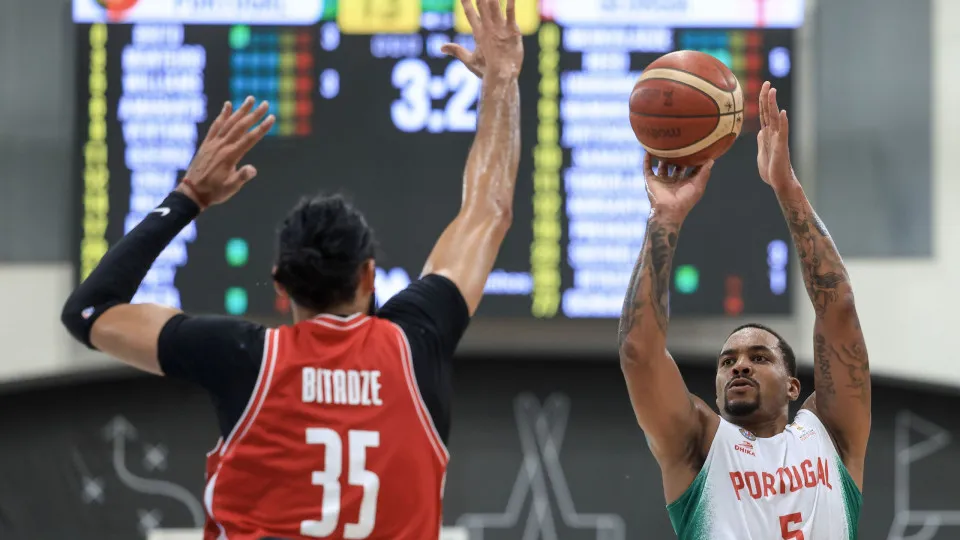Portugal perde em casa com a Geórgia e complica apuramento para o Mundial