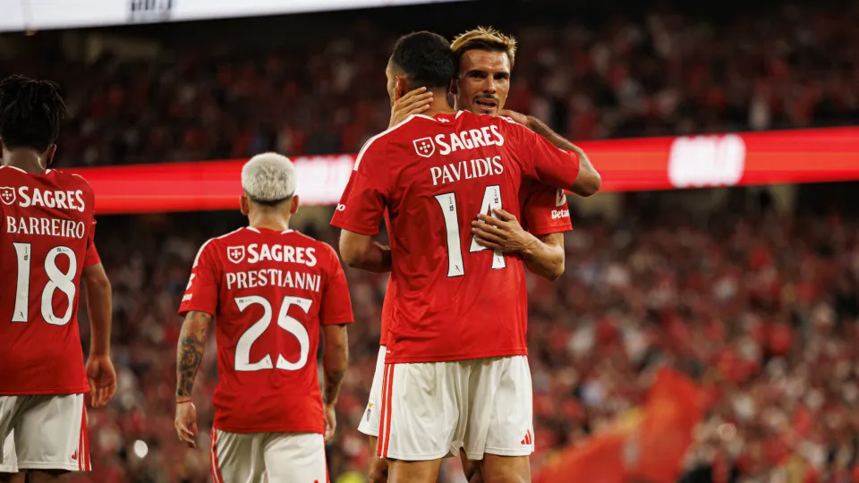 Valdo destaca Benfica como favorito na Liga Europa