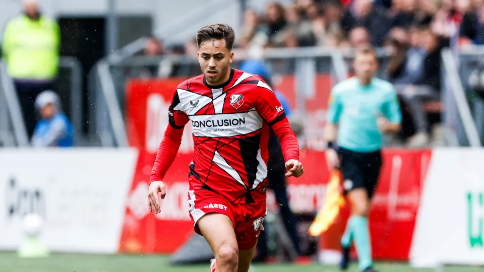 Souffian El Karouani chega ao Benfica em empréstimo