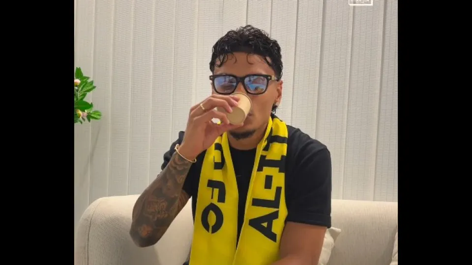 Richard Ríos é apresentado no Al Ittihad e gera expectativa na Arábia Saudita