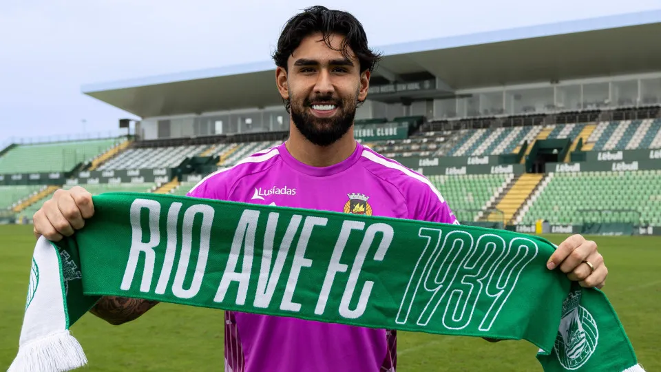 Rio Ave contrata Vítor Hugo do Lusitânia de Lourosa