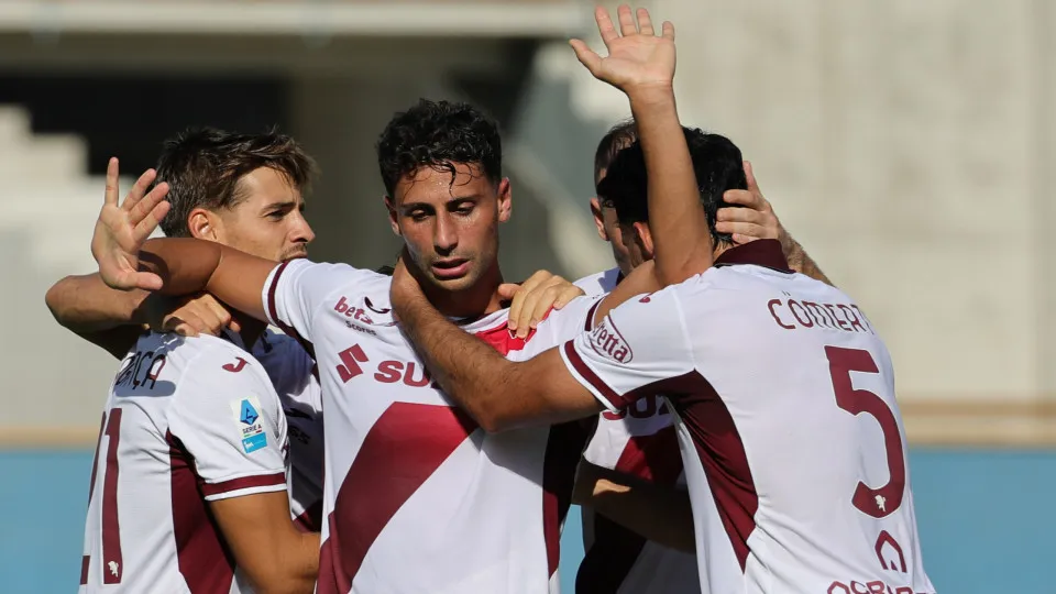 Torino vence Fiorentina em partida emocionante na Serie A