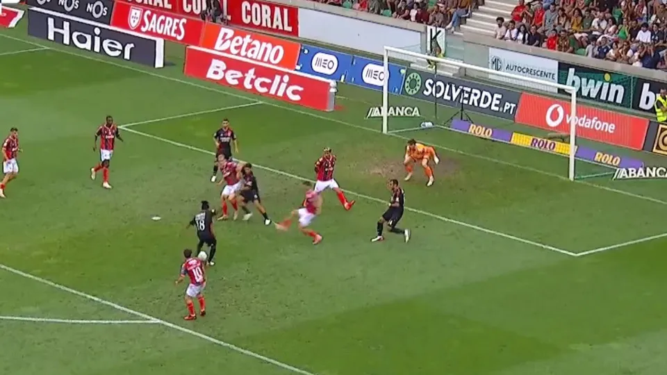 Leandro Barreiro marca primeiro gol do Benfica contra o Marítimo