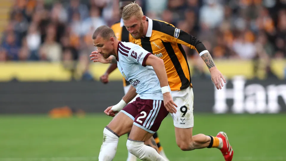 Aston Villa empata em Hull e conquista primeiro ponto na Premier League