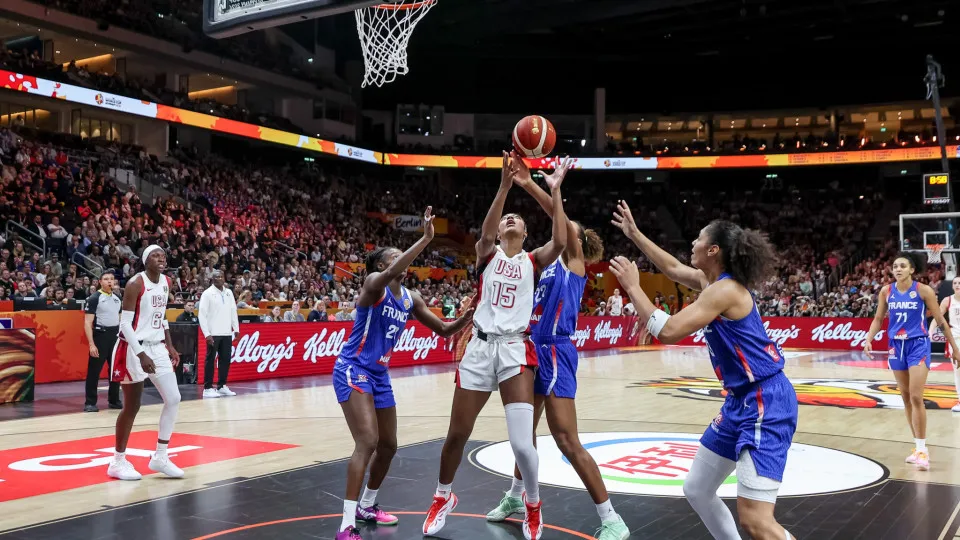 EUA conquista o pentacampeonato mundial feminino de basquetebol