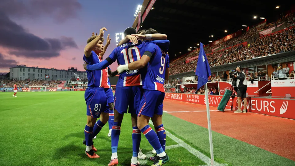 PSG conquista primeira vitória na Liga Francesa com gol de Ferran Torres