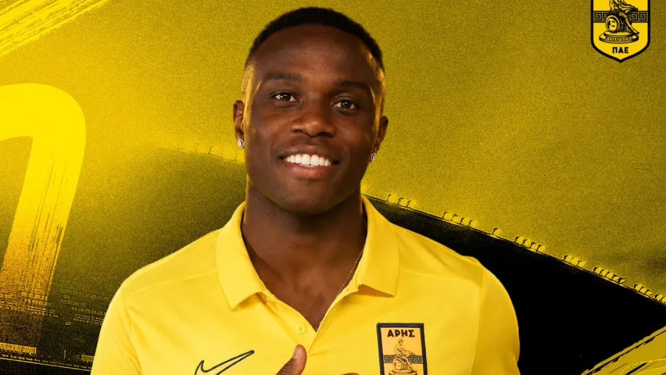 Bruma rescinde com Benfica e assina com o Aris FC