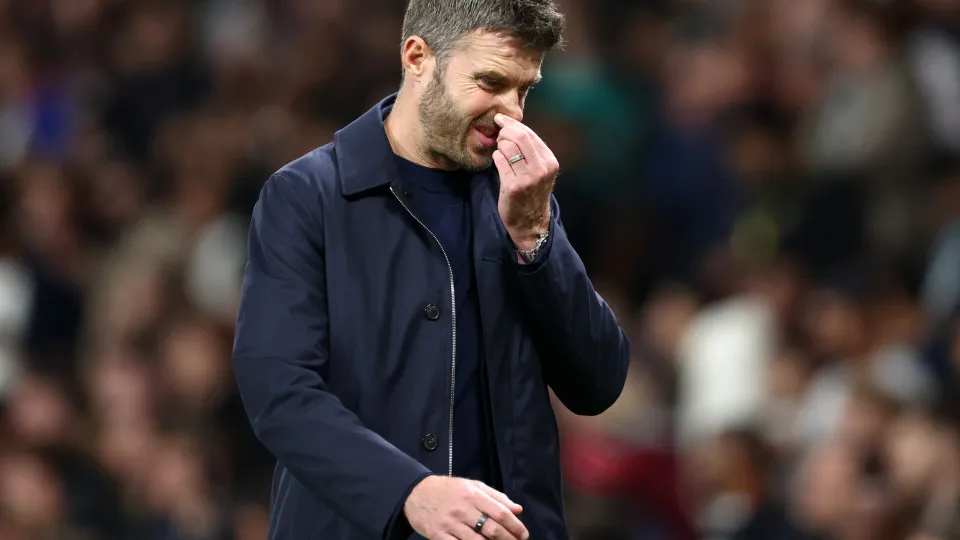 Futuro de Michael Carrick no Manchester United em risco após jogo contra Leeds