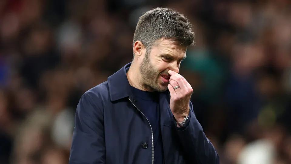 Futuro de Michael Carrick no Manchester United em risco após jogo contra Leeds