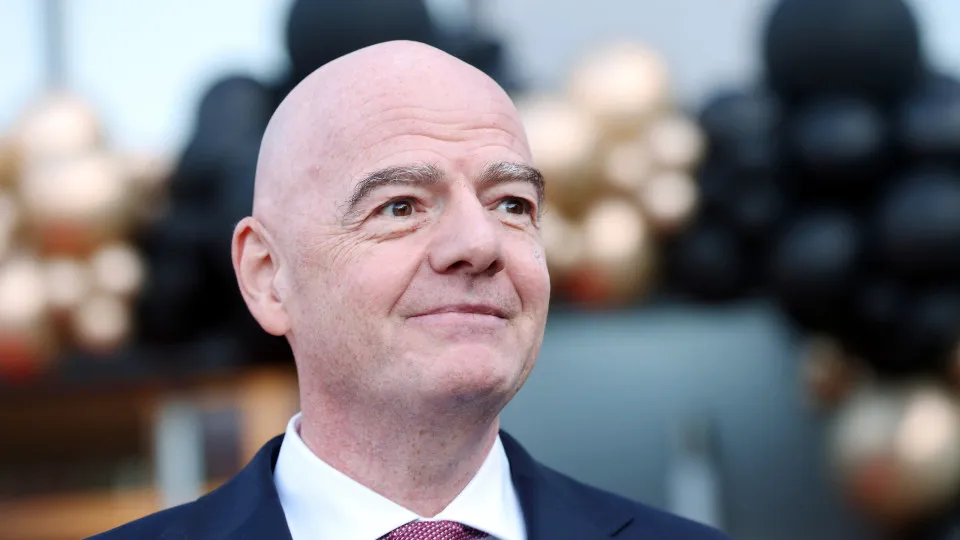Photo: noticiasaominuto.com Swiss Football Federation Withdraws Support for Gianni Infantino's FIFA Presidency Bid