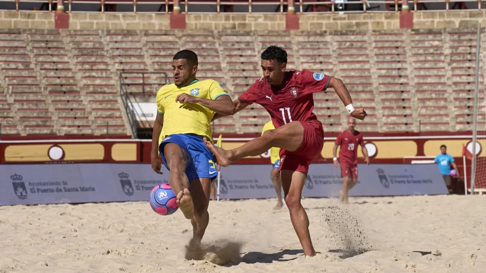 Portugal vence Brasil por 7-5 na estreia do Mundialito de Futebol de Praia