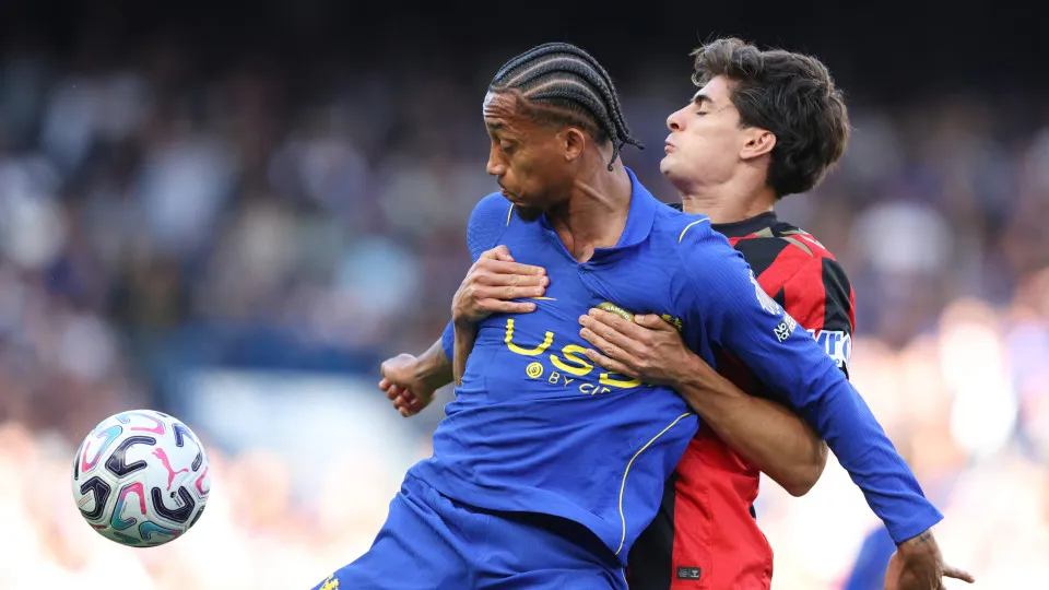 Chelsea goleia Bournemouth em partida marcada por erros de António Silva