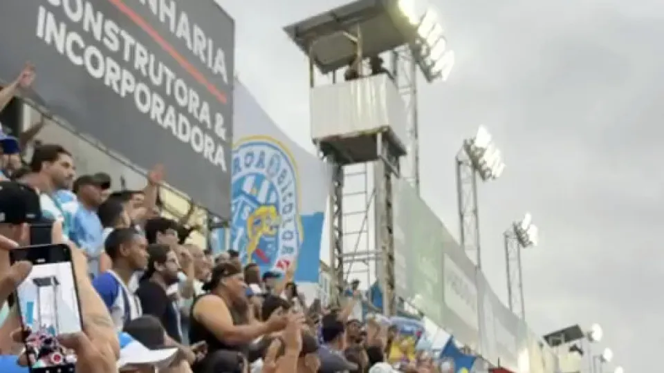 Suspensão de jogo na Série C do Brasil após colapso de bancada
