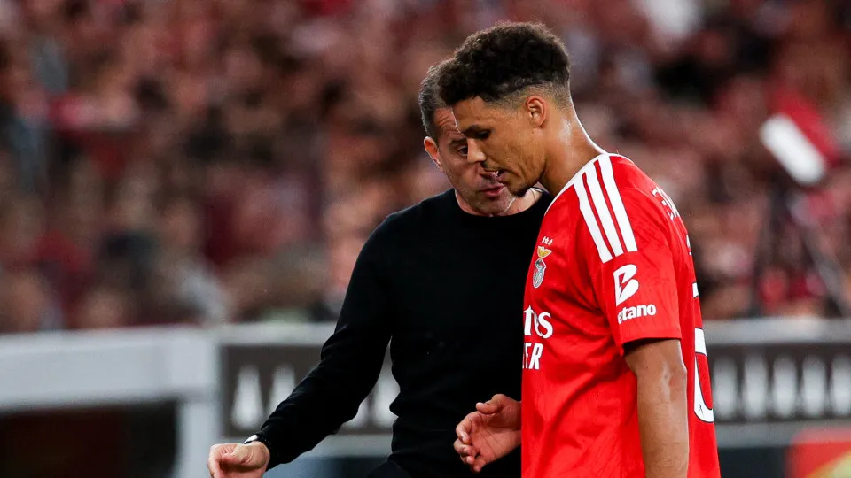 Benfica's Alexander Bah exits due to family issue, Marco Silva praises
