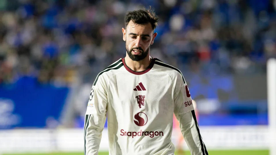 Crise no Manchester United: Bruno Fernandes e Carrick trocam acusações após derrota