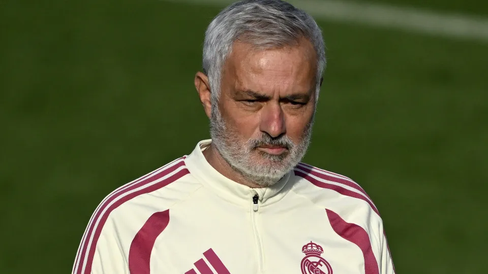 Mourinho fala sobre El Clásico e críticas à arbitragem