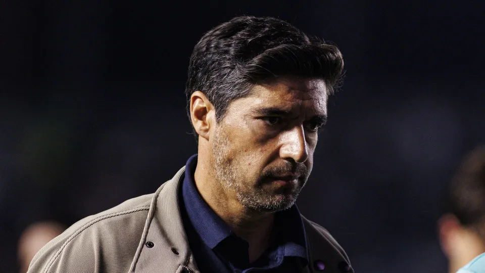 Palmeiras empata com Santos e Abel critica relvado