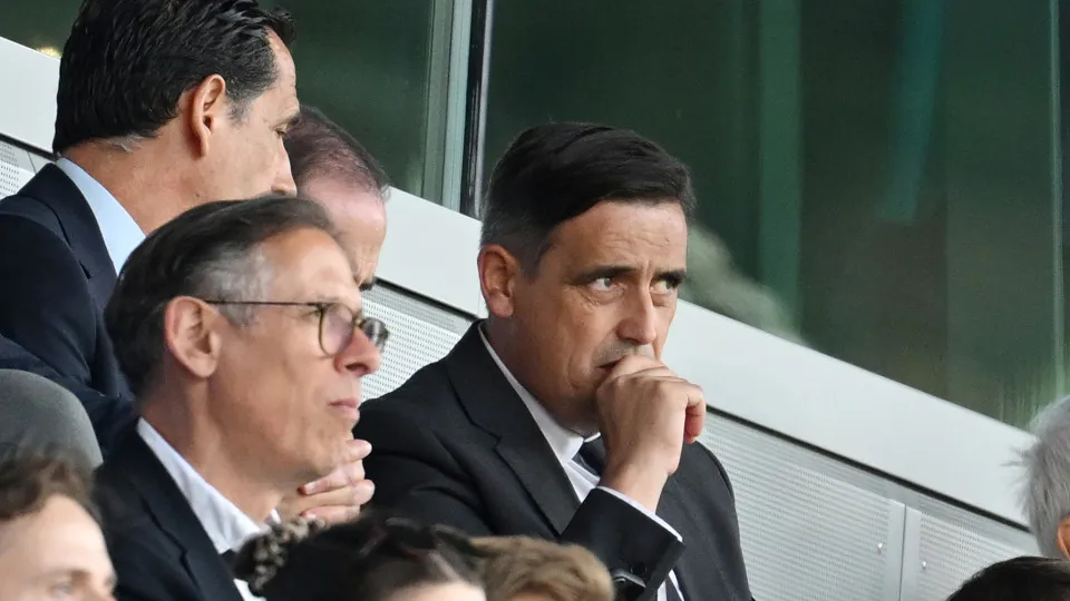 Luciano Gonçalves comenta expulsão de Jhon Durán e salário de 13.000€