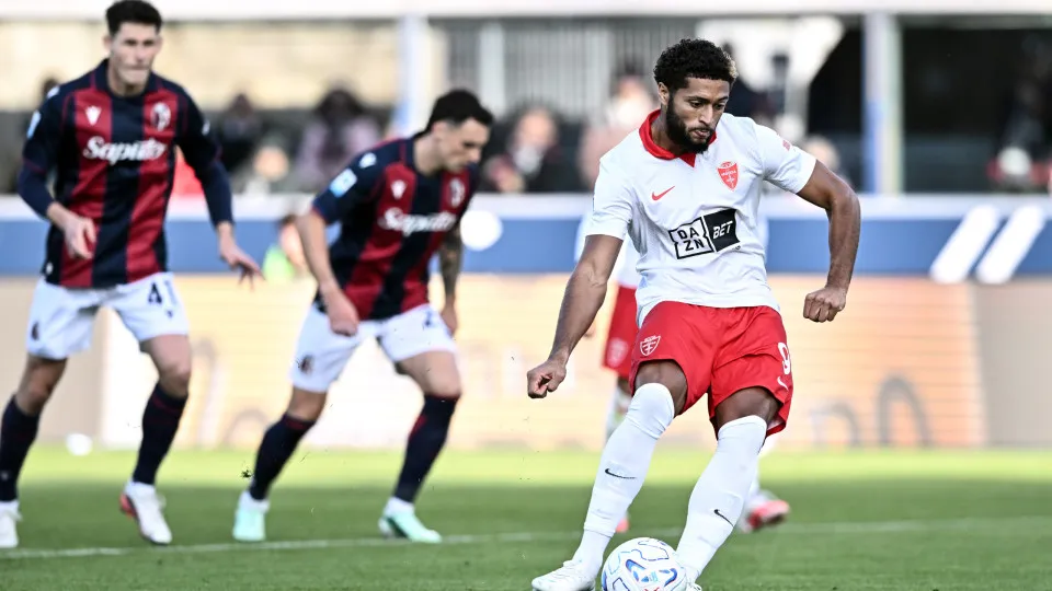 Gustavo Varela marca, mas Monza perde para o Bologna