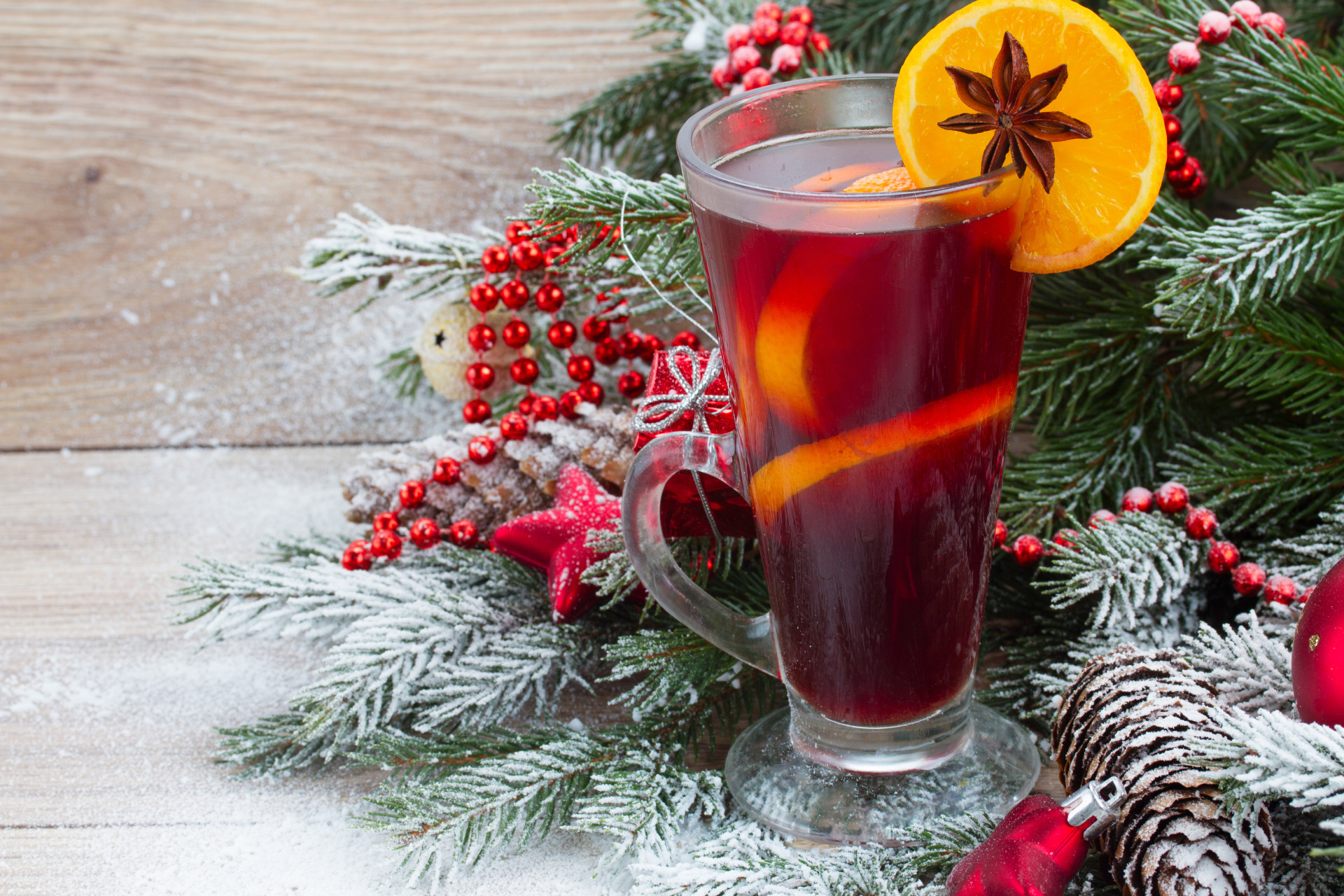 Conheça as bebidas típicas dos países na ceia de Natal