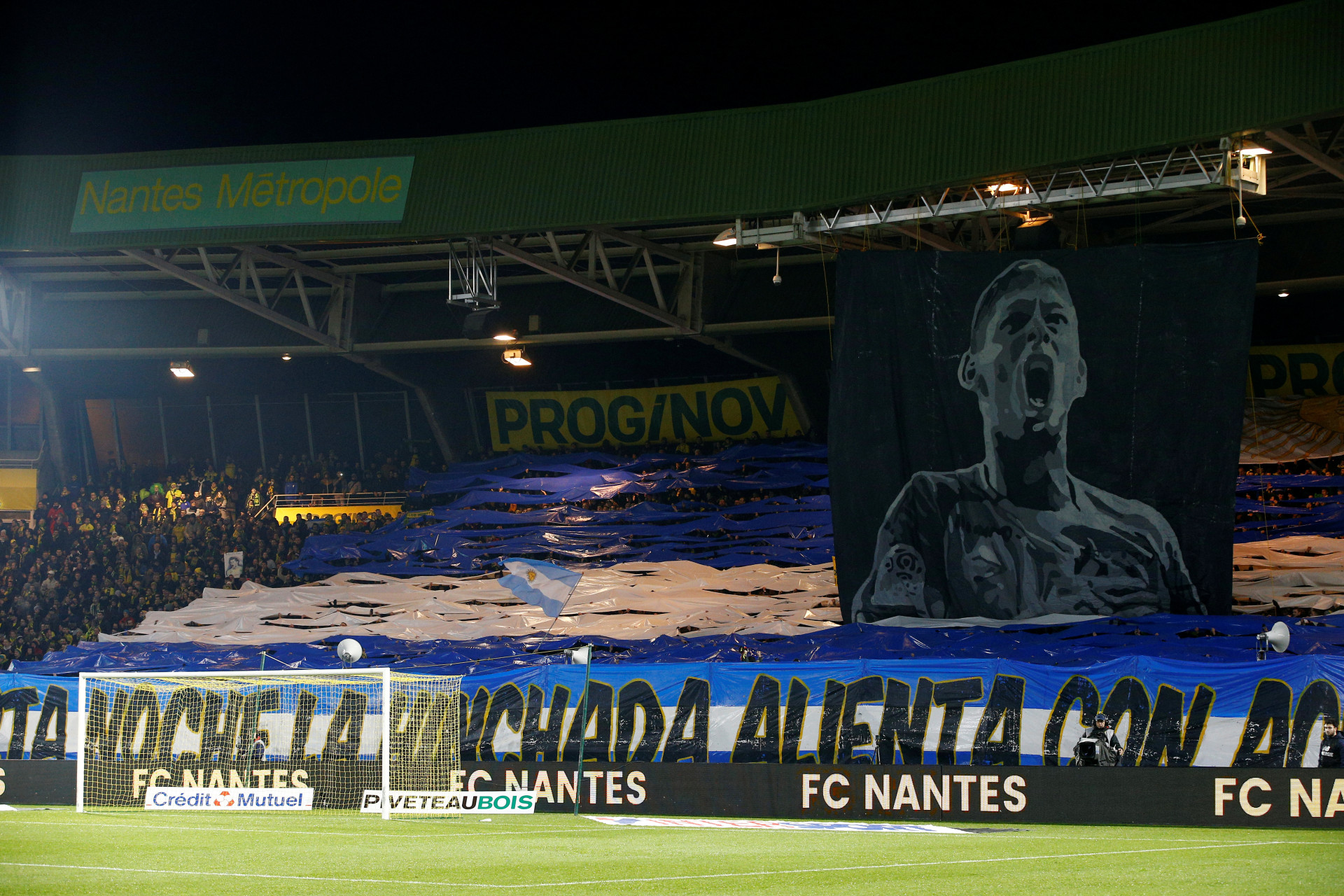 Estádio do Nantes 'chorou' em uníssono: A arrepiante homenagem a Sala