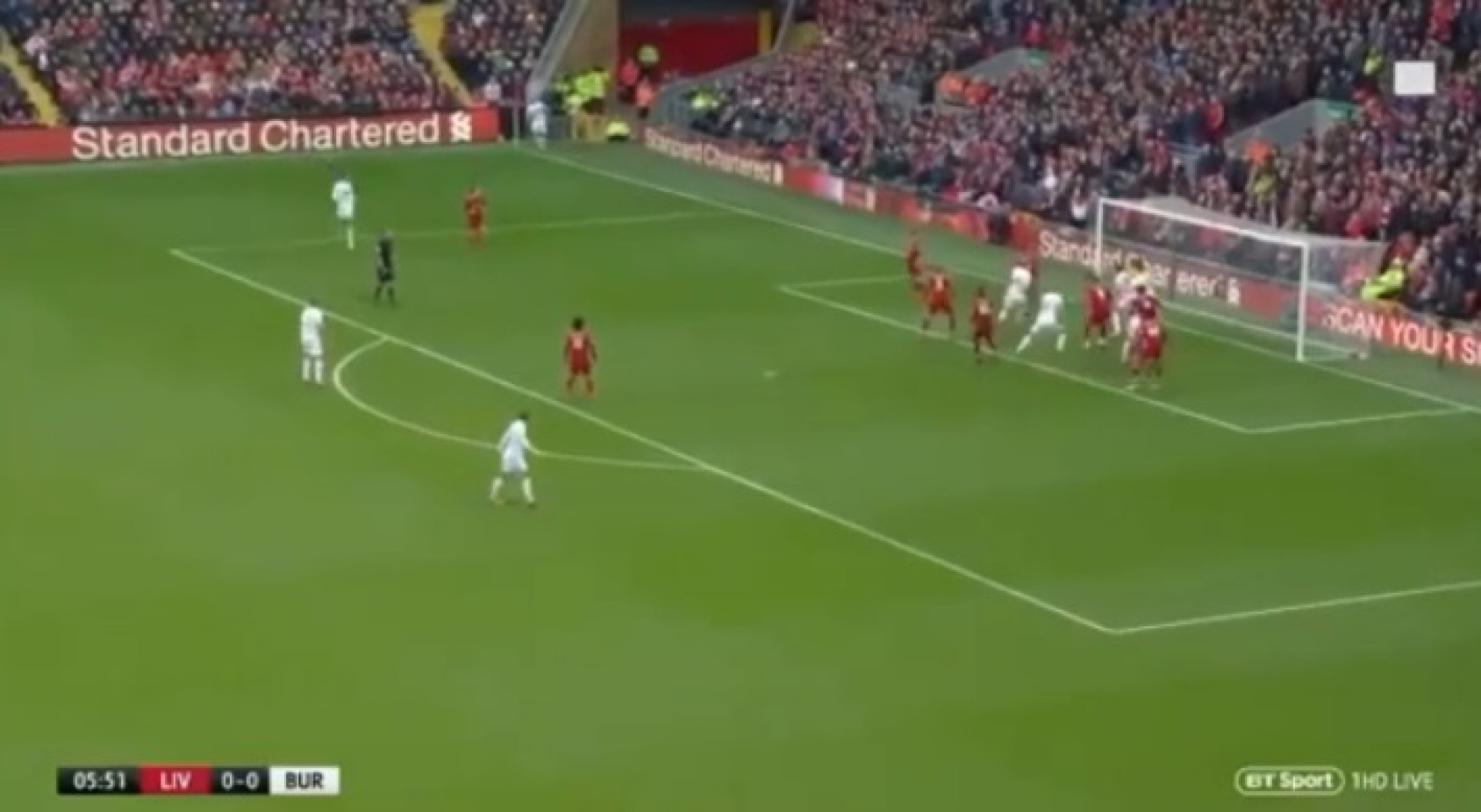 Burnley surpreendeu Liverpool com golo olímpico em Anfield Road