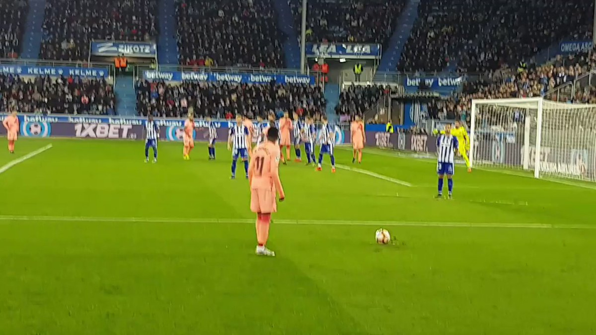 O gesto de Messi com um adepto que já está a correr mundo
