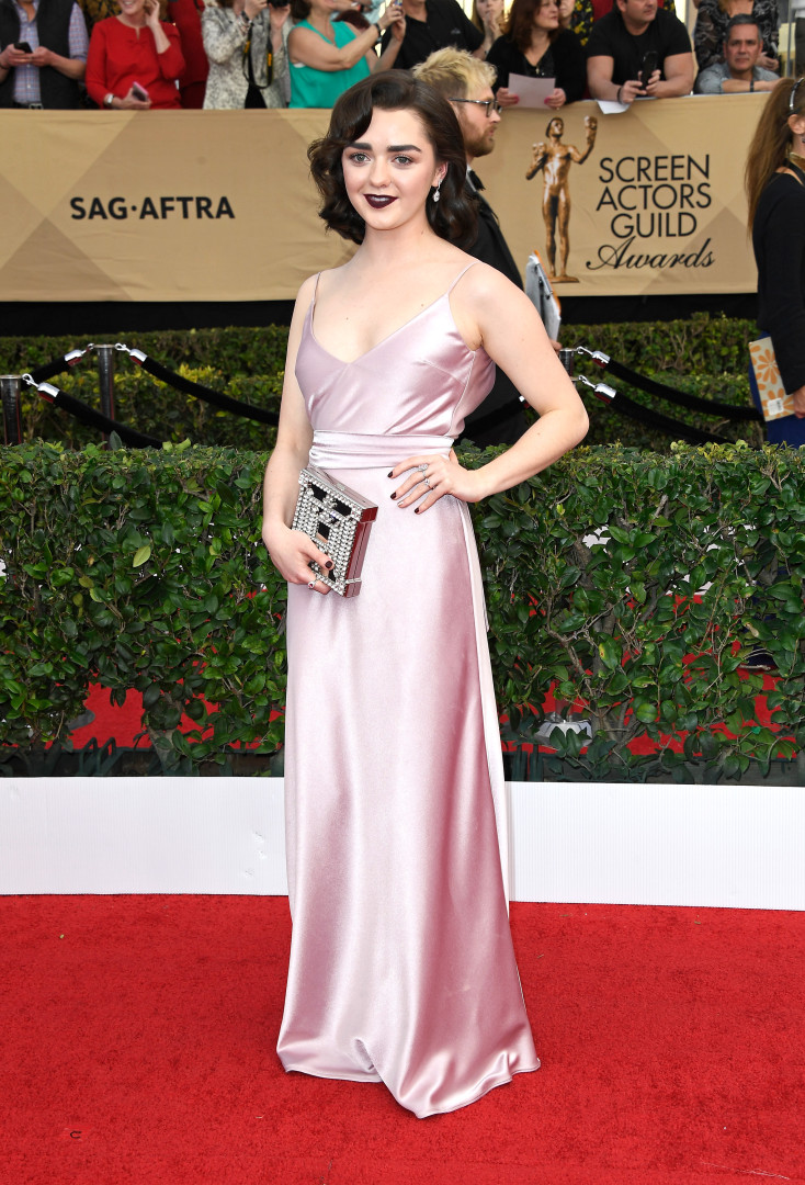 A evolução do estilo de Maisie Williams fora do ecrã
