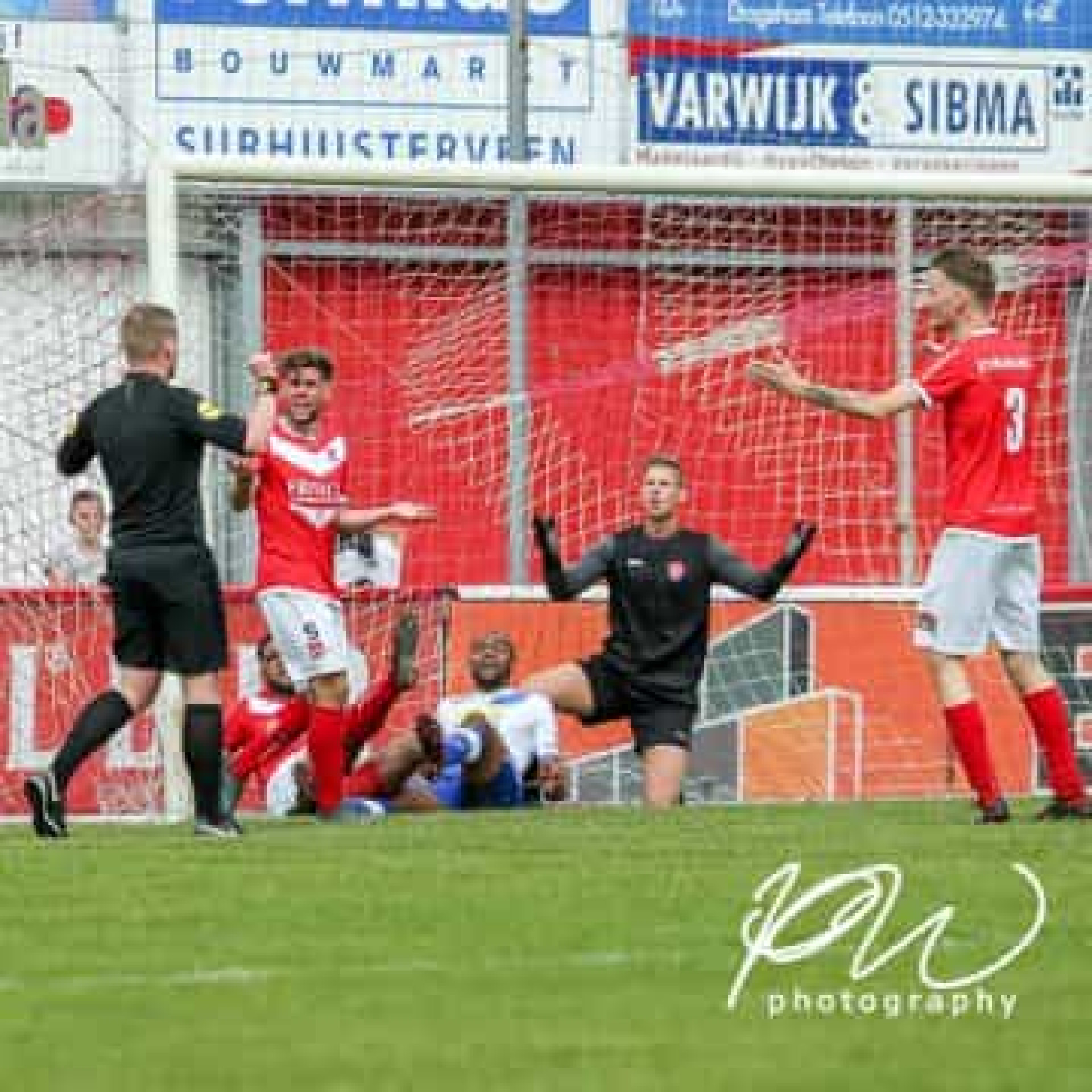 Da Holanda chega-nos um golo marcado (e validado) pelo árbitro