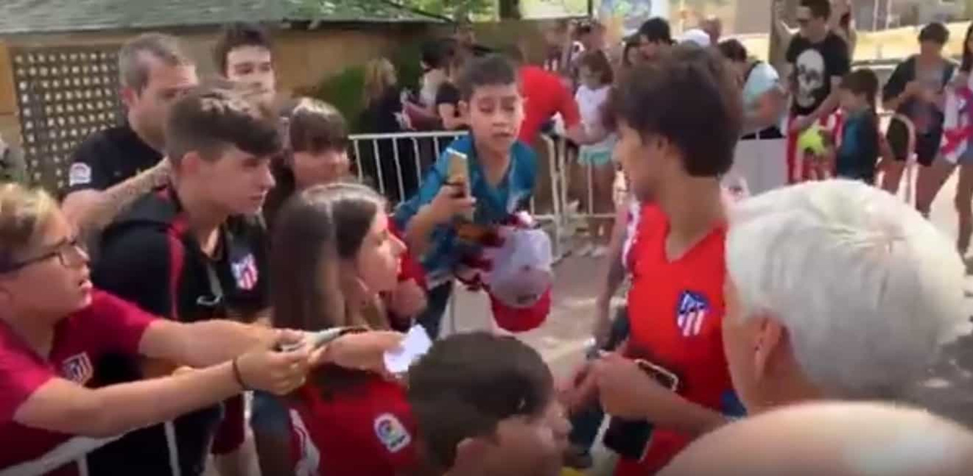 O primeiro grande detalhe de Félix para com os adeptos do Atlético Madrid
