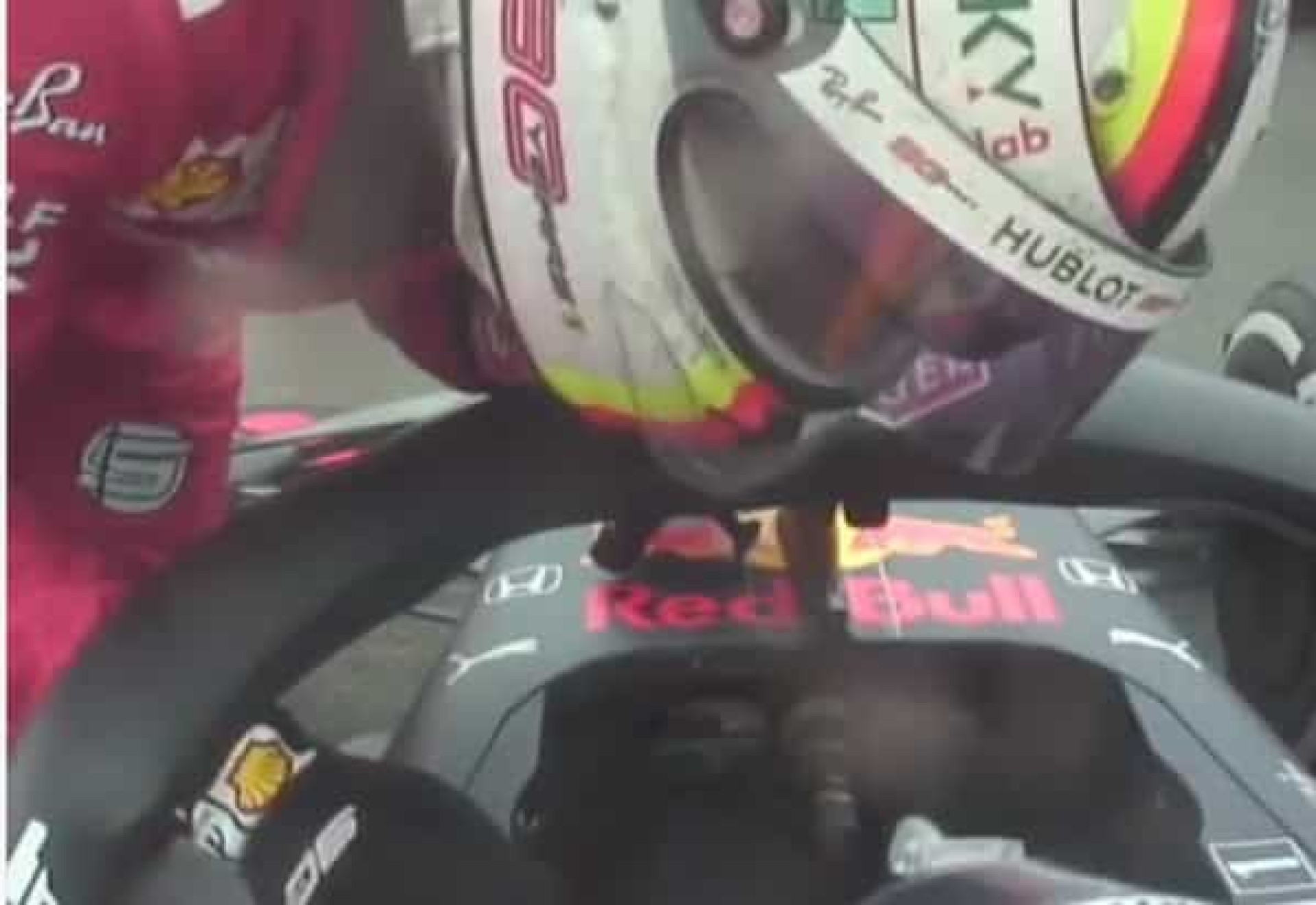 Depois do choque com Verstappen, Vettel teve este gesto com o rival