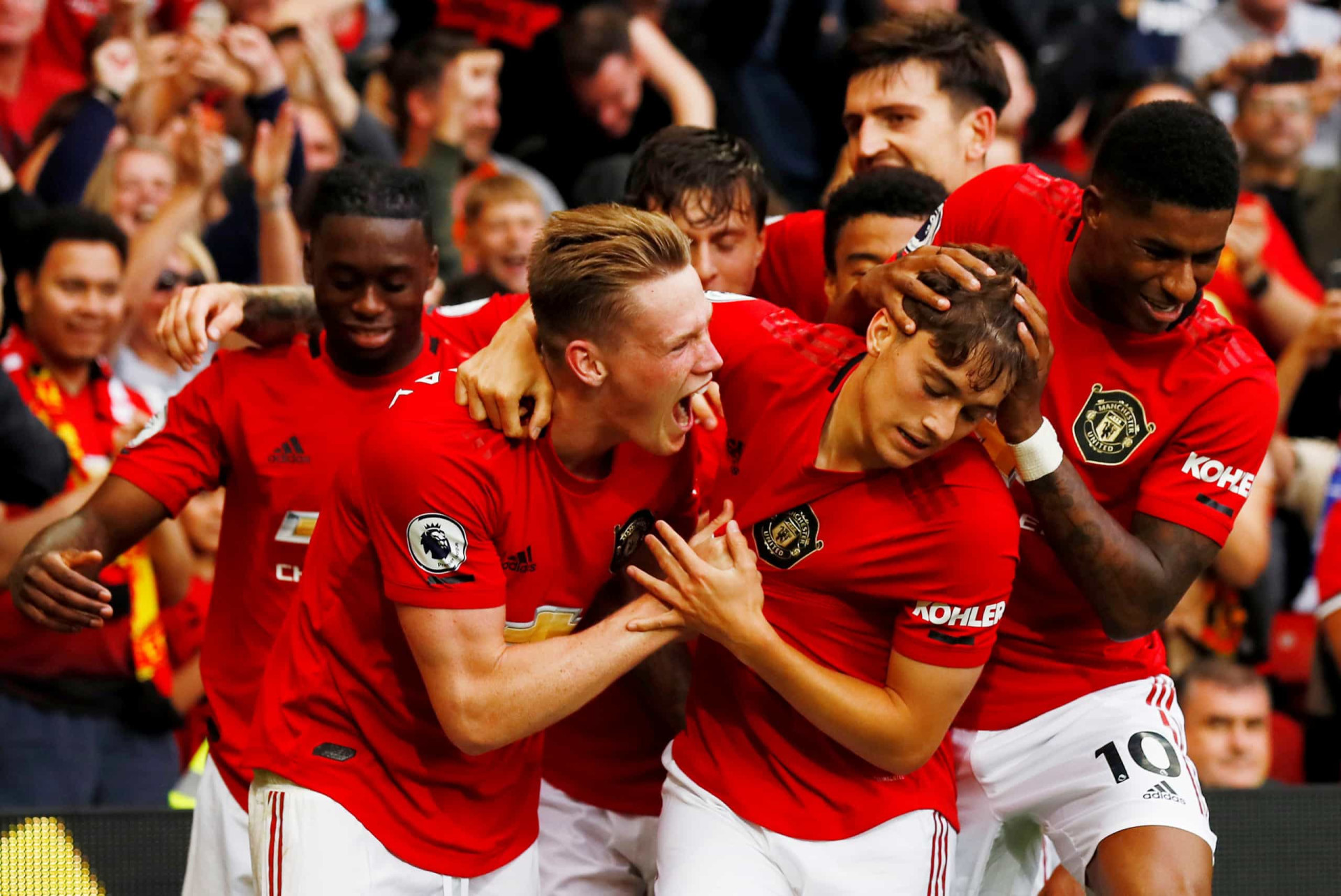 Marcou em Old Trafford, dedicou golo ao pai e não segurou as lágrimas