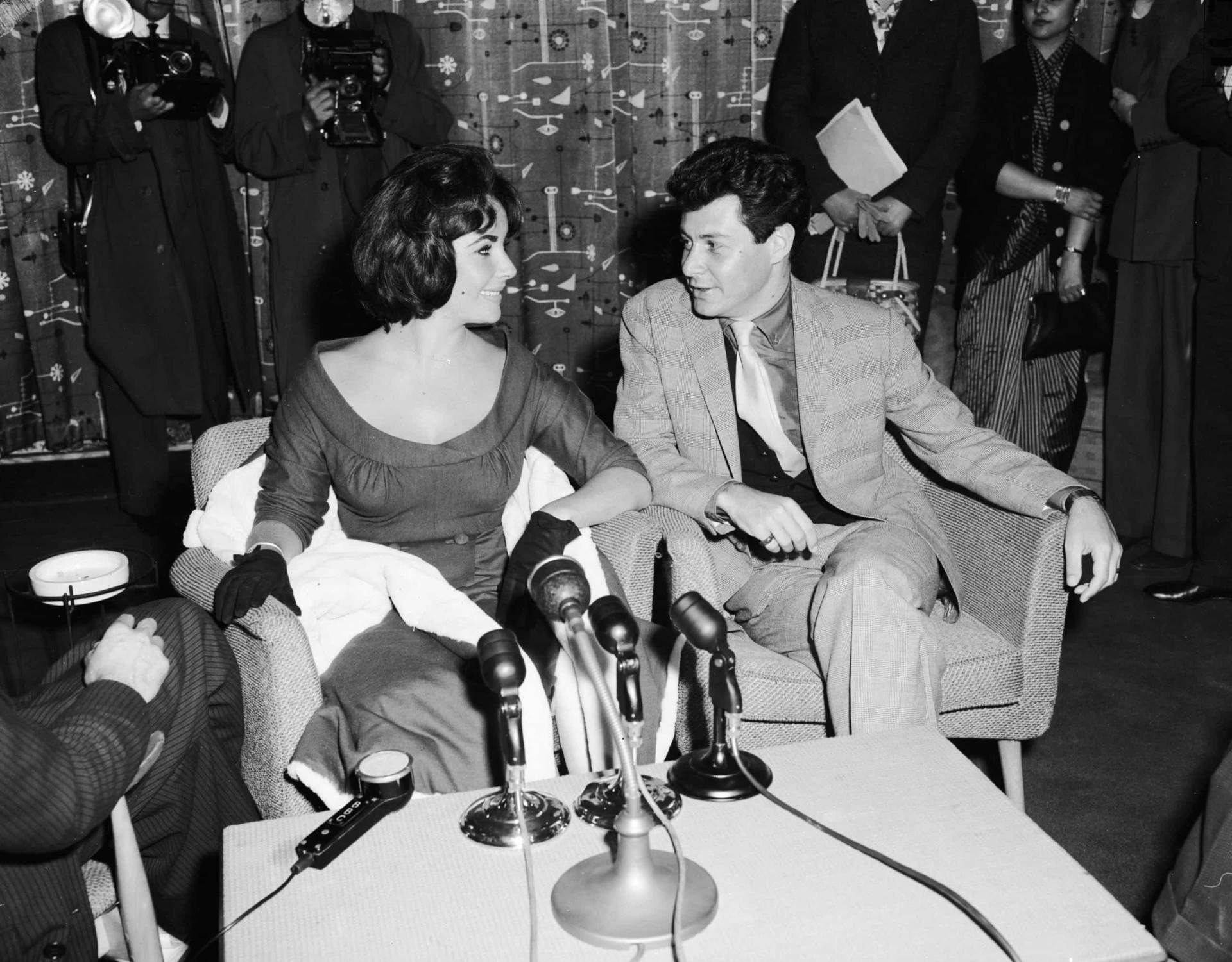 Quem era o 'casal da moda' no ano em que nasceu?