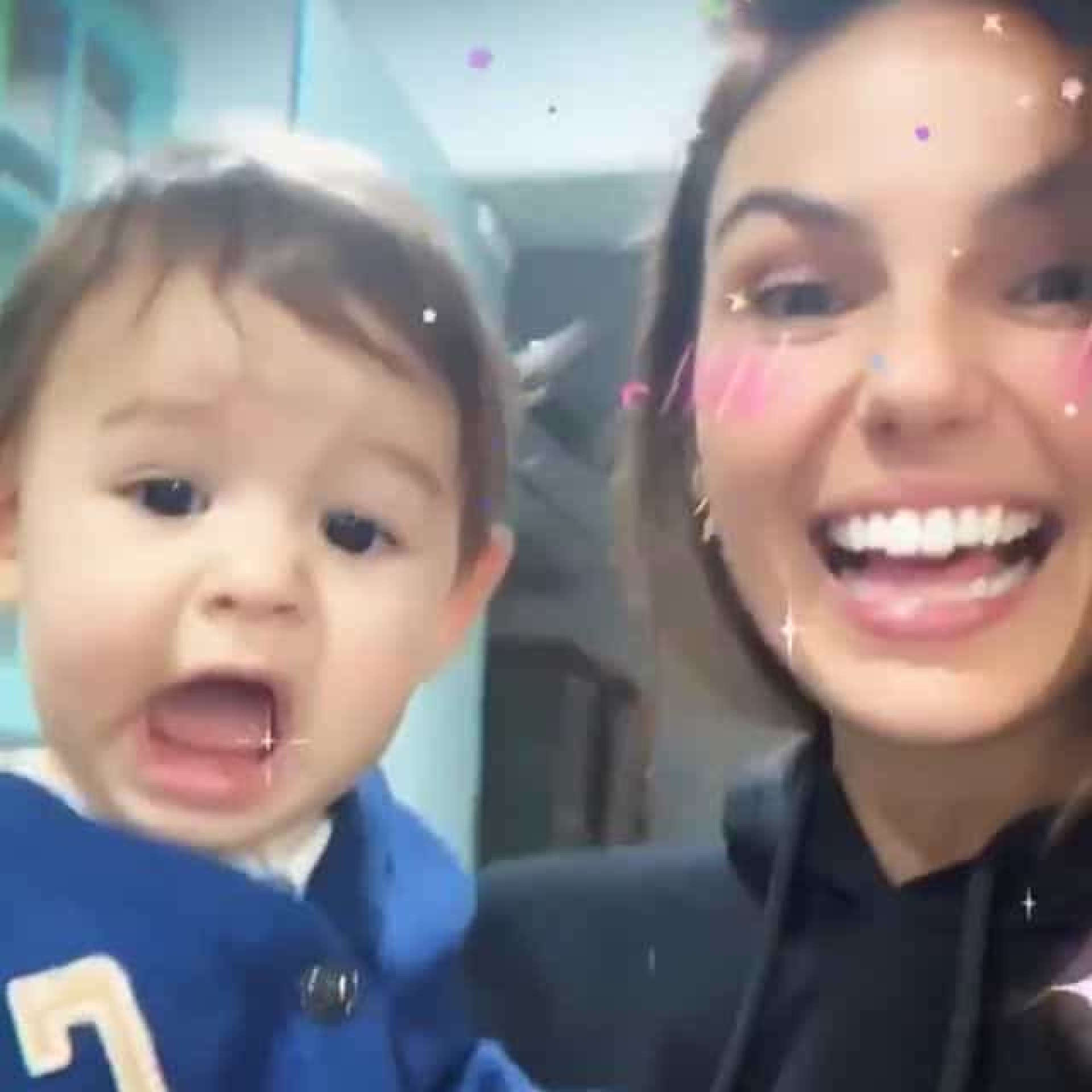 Filho de atriz Isis Valverde faz as delícias dos fãs em vídeo ternurento
