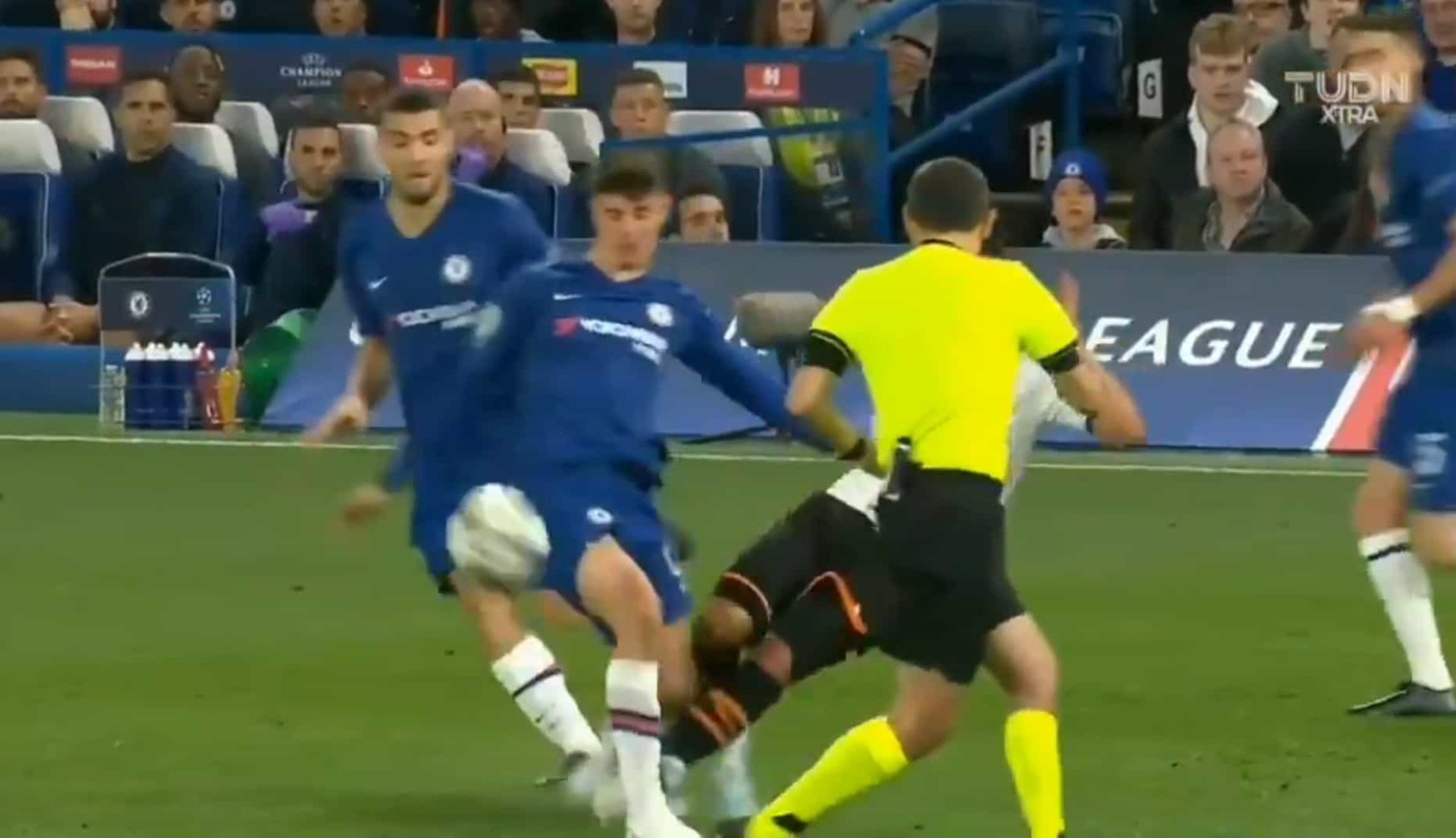 Entrada bárbara 'arrumou' com Mason Mount logo aos 14 minutos