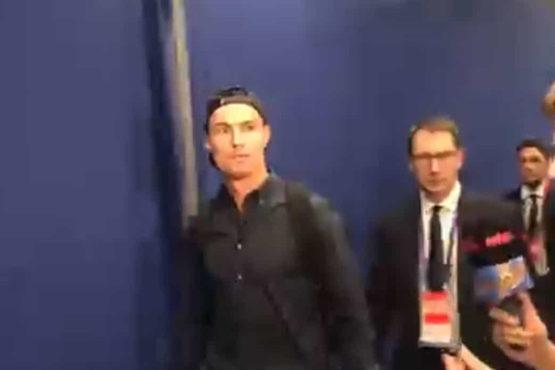 Ronaldo sobre o seu polémico gesto no Atlético-Juventus: "Aprende..."