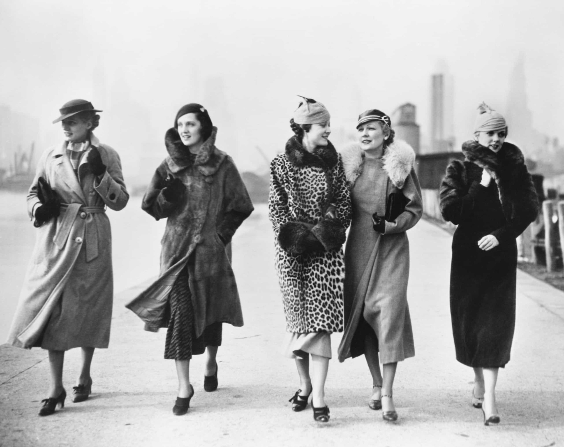 20 годы как одевались. Мода 1930е женщины. Мода 1935г Франция. НЭП 20е мода мужская. 1930-Е Англия мода.