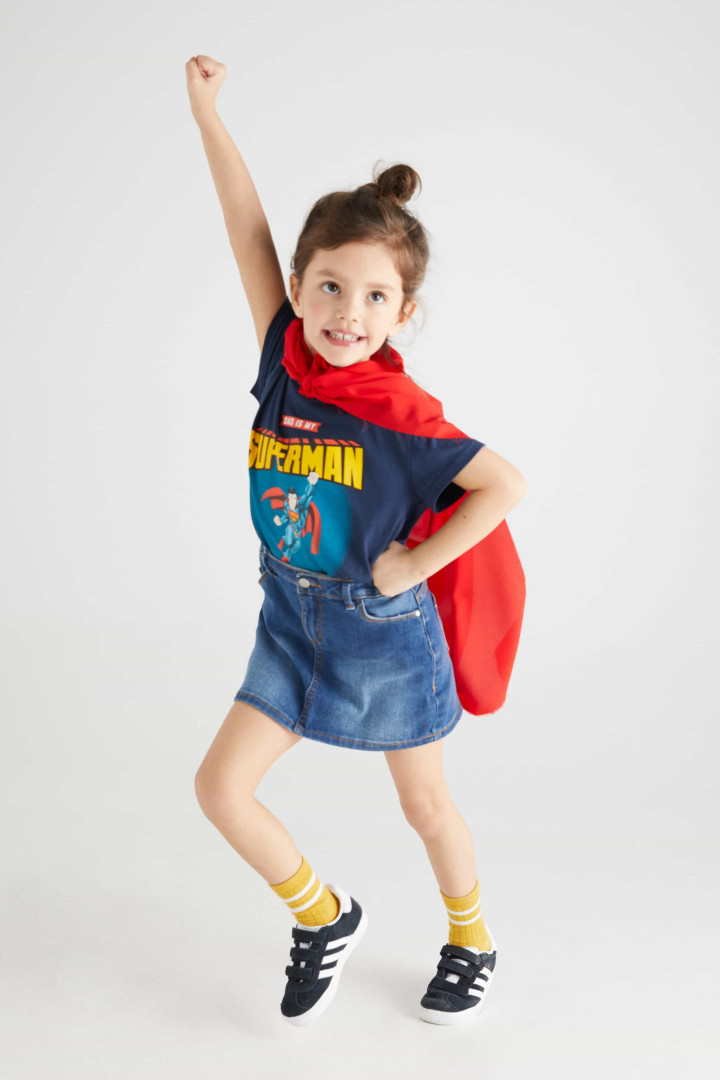 Cortefiel apresenta t-shirts divertidas para pais e filhos