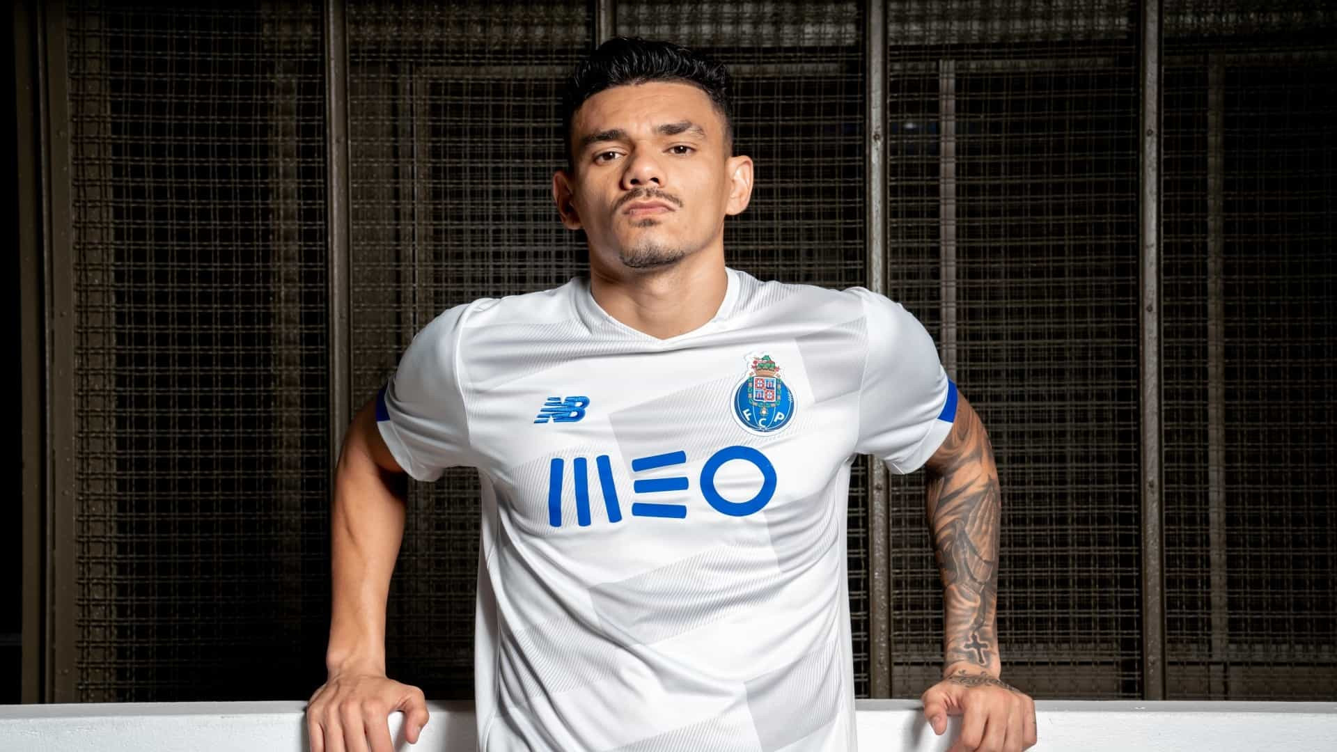 Será assim o terceiro equipamento do FC Porto para a próxima época