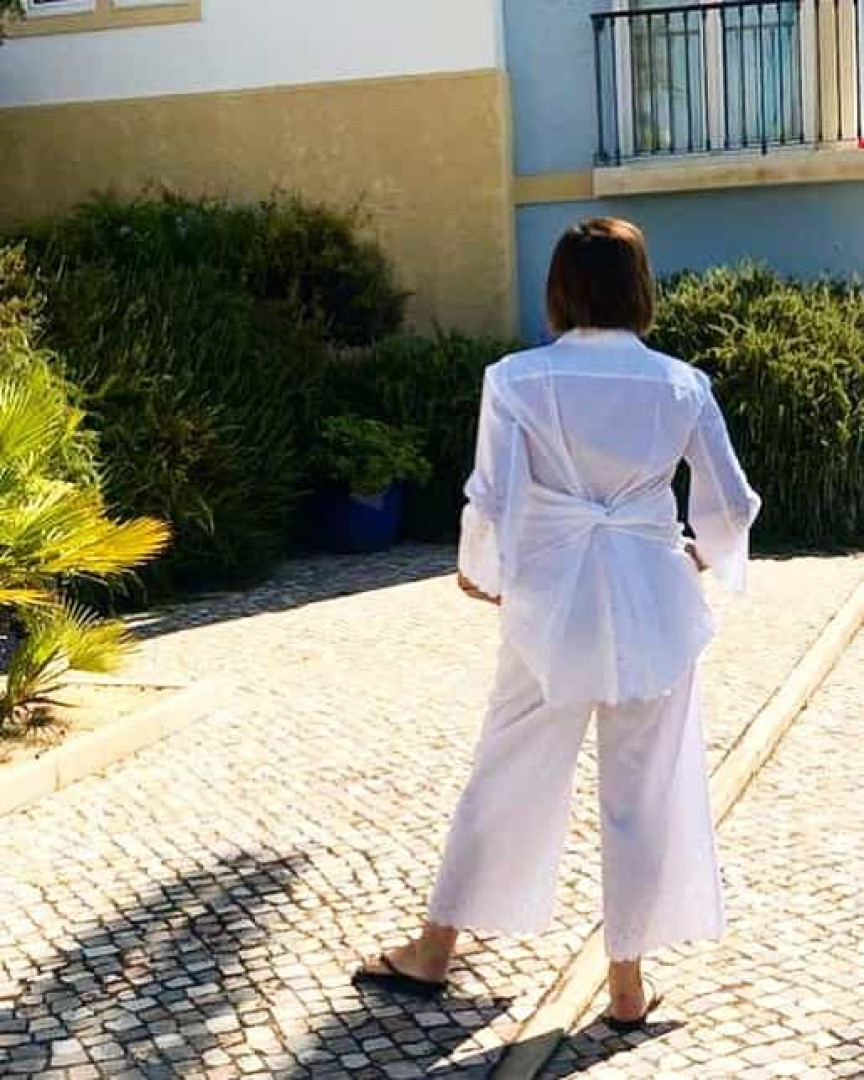 Descontração e elegância nas férias: Os looks de Júlia Pinheiro