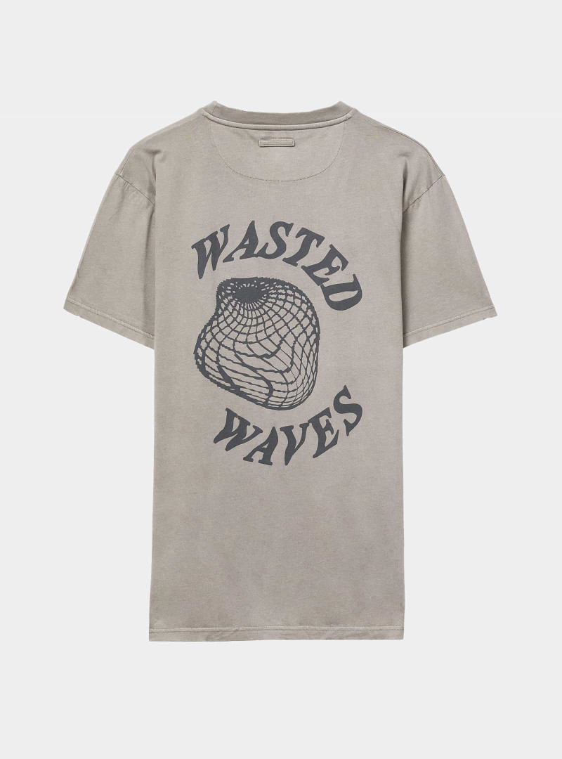 T-shirts da Deeply contribuem para a reflorestação autóctone
