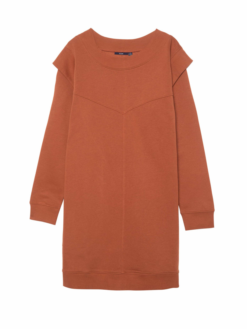 Aposte na tendência do sweater dress, a peça estrela da estação