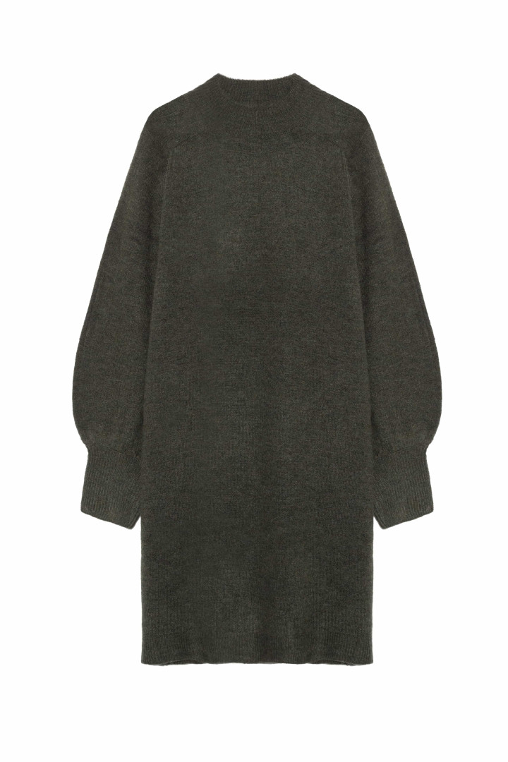Aposte na tendência do sweater dress, a peça estrela da estação