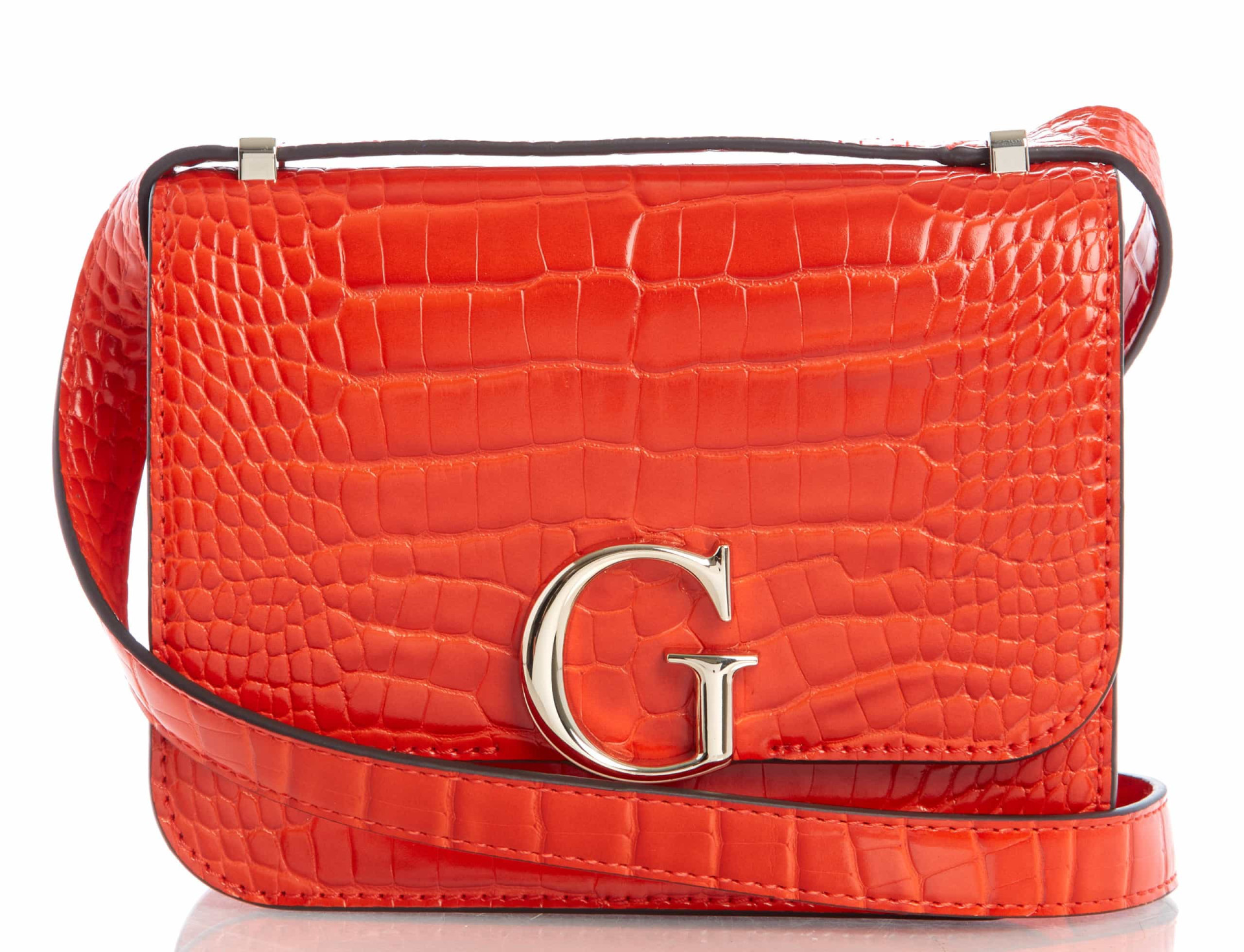 A nova coleção de acessórios da GUESS é icónica, vibrante e ousada