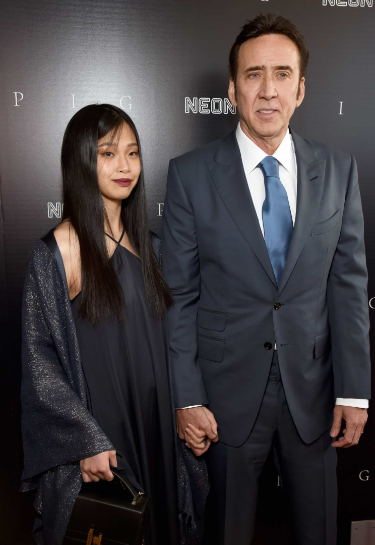 Nicolas Cage e companheira posam pela 1.ª vez numa passadeira vermelha
