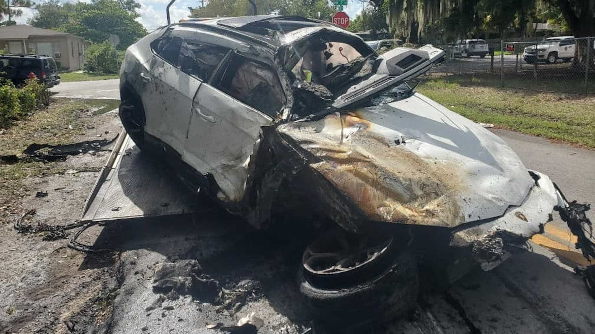 Lamborghini Urus crash