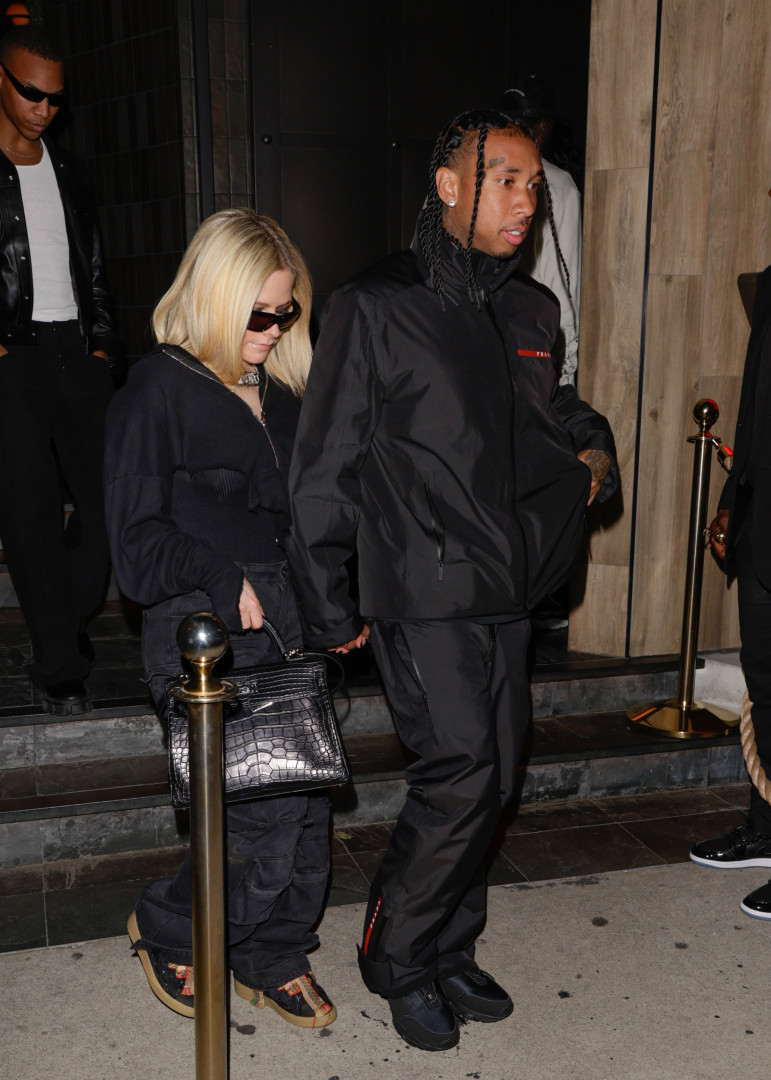 Tyga terá dado a Avril Lavigne um colar que custa mais de 70 mil euros