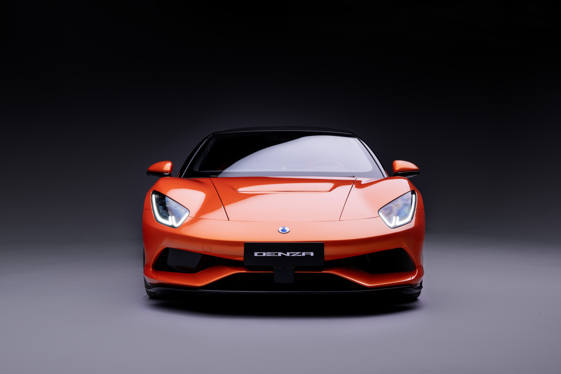 Supercarro chinês com 1.604 cv que carrega em 9 minutos chegou à